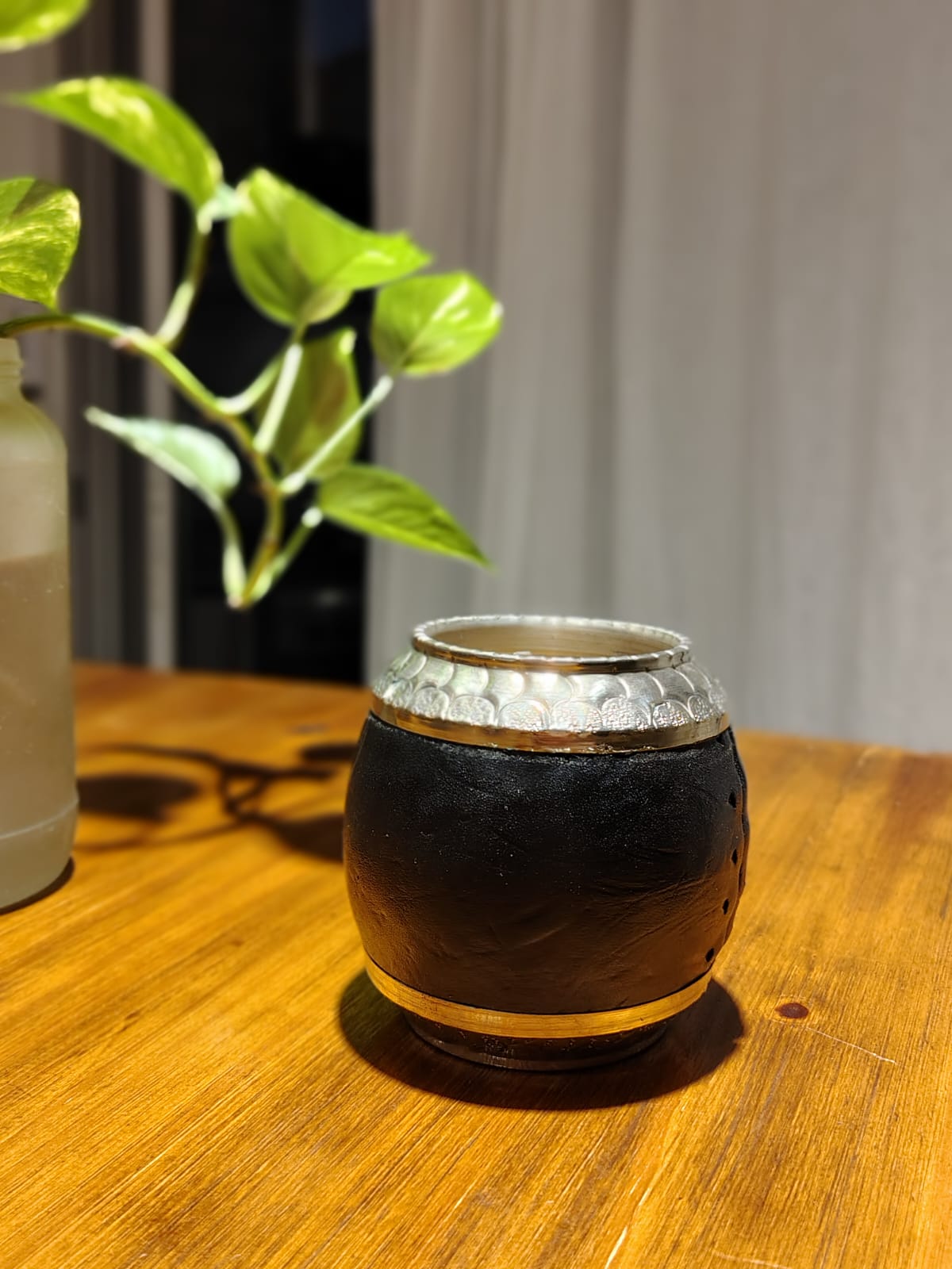 Mate roma calabaza cuero liso alpaca cincelada